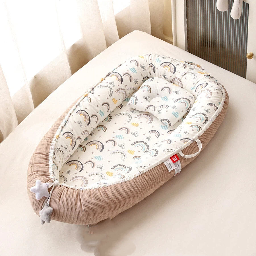 Removable and washable portable baby crib baby pillow travel crib
